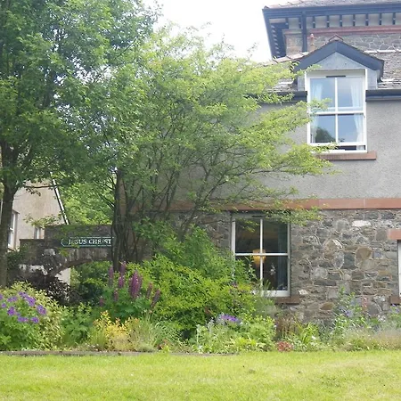 Bassenfell Manor 公寓 *